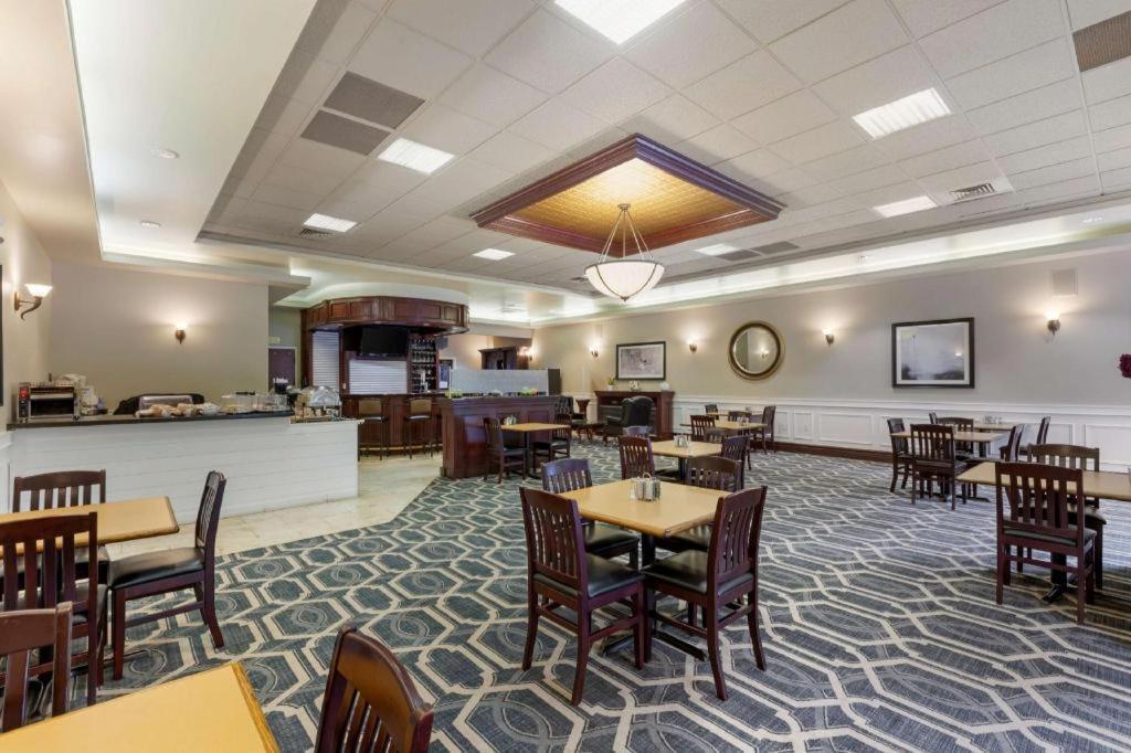 Best Western Plus Orillia Hotel Ngoại thất bức ảnh