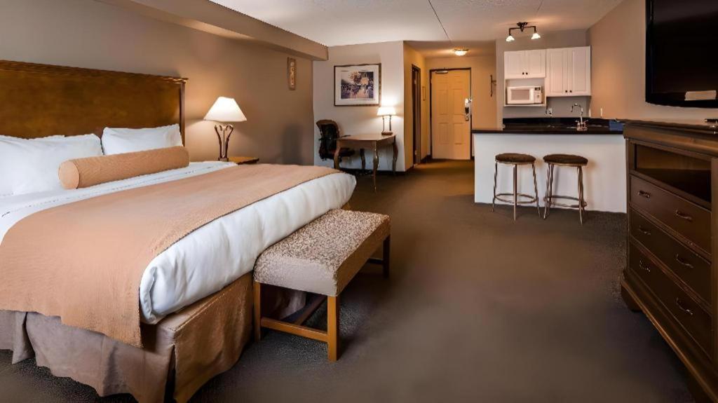 Best Western Plus Orillia Hotel Ngoại thất bức ảnh