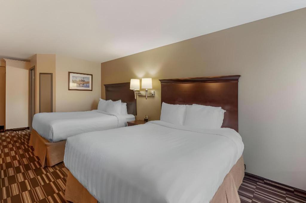 Best Western Plus Orillia Hotel Ngoại thất bức ảnh