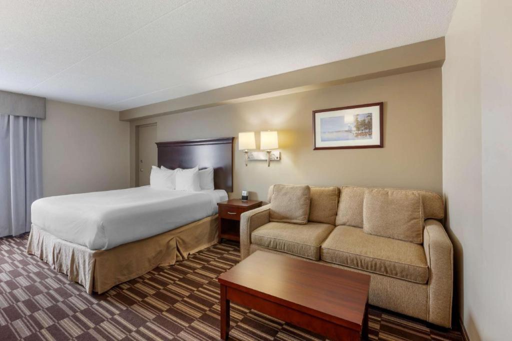 Best Western Plus Orillia Hotel Ngoại thất bức ảnh